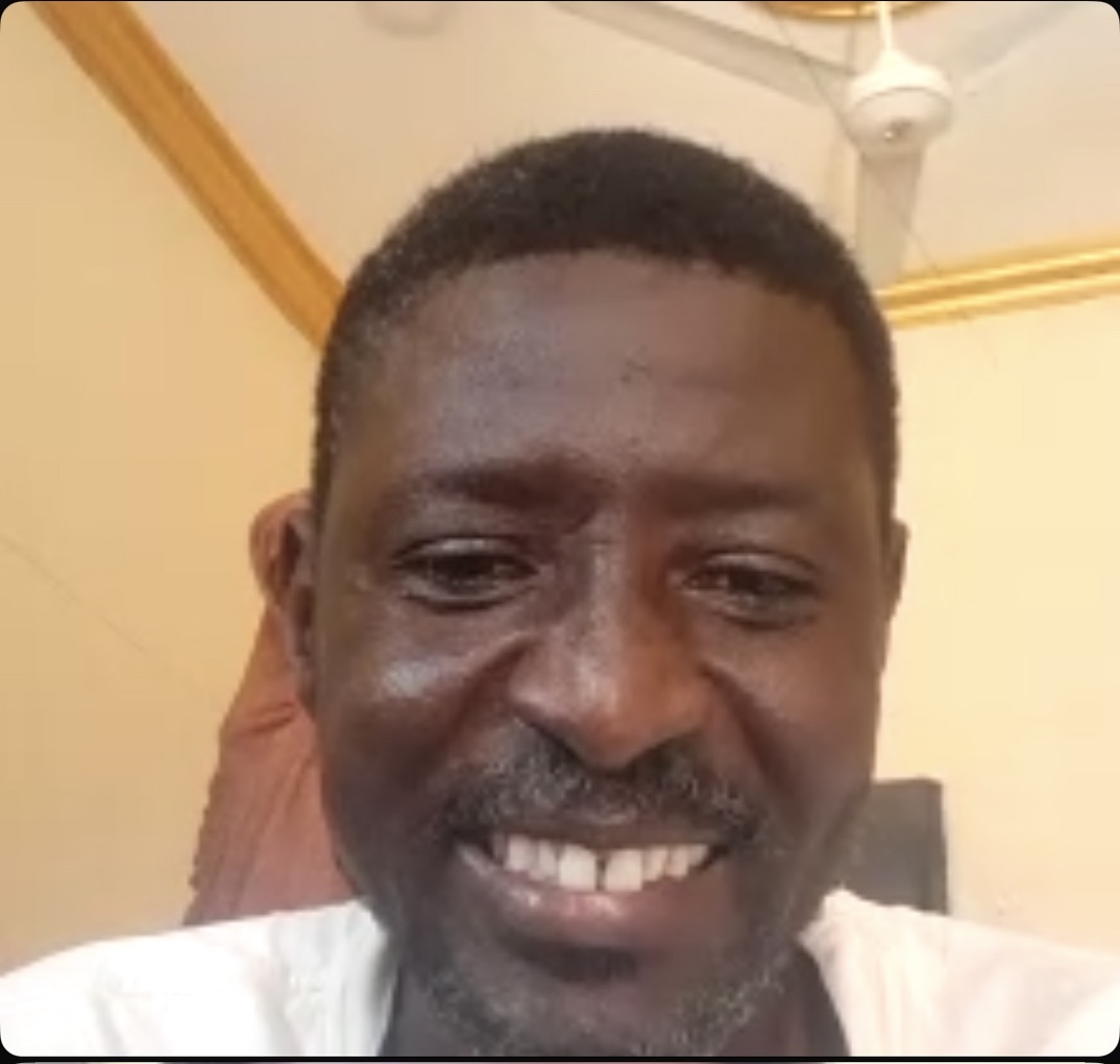 الطبيب عمر سيليك خلال حديثه عبر زووم لمراسل صحيفة نيويورك تايمز.jpg