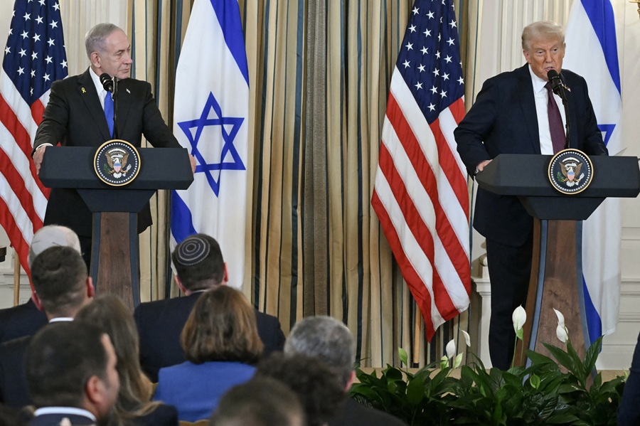 AFP__20250929__776Y84K__v1__HighRes__DonaldTrumpMeetsIsraeliPmBenjaminNetanyahu.jpg