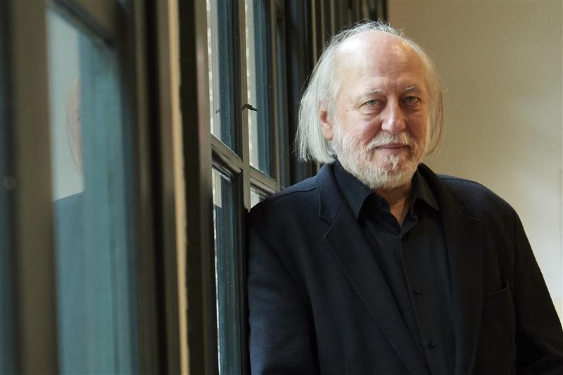 الكاتب الهنغاري لاسلو كراسناهوركاي في مدريد، 30 أكتوبرتشرين الأول 2018 (Getty).jpg