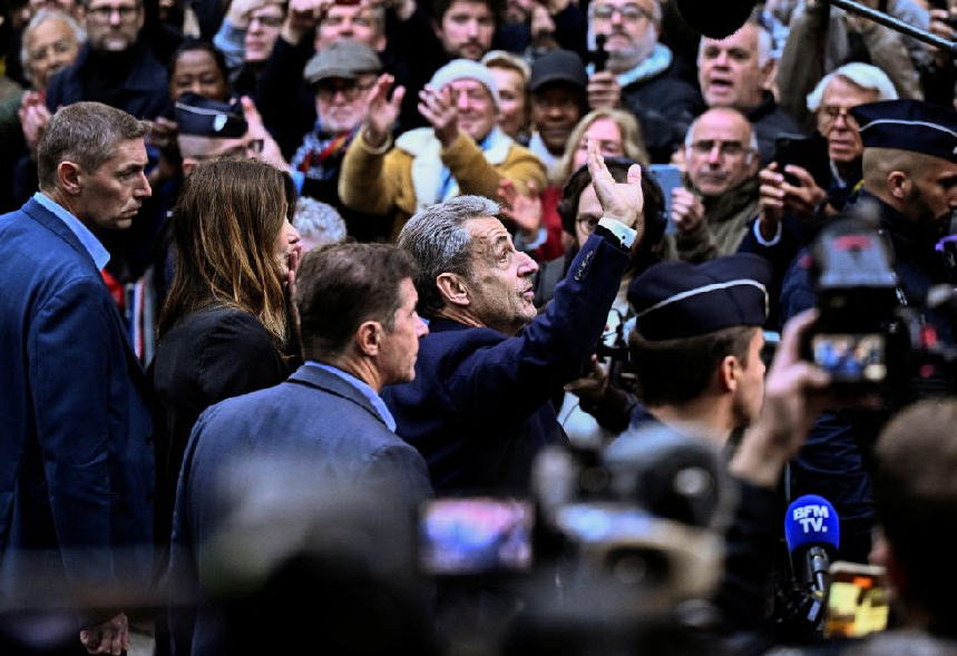 ساركوزي ملف.png