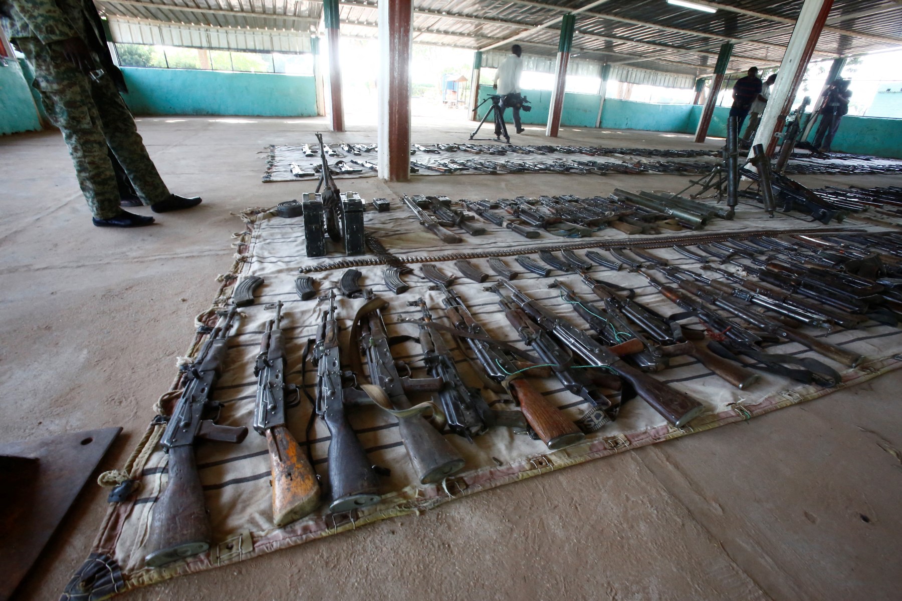 AFP__20170920__SL7Z1__v1__MidRes__SudanUnrestDarfurWeapons.jpg