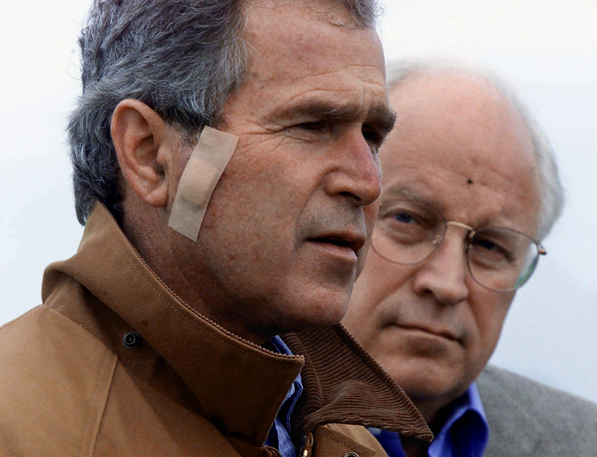AFP__20001113__APW2000111147481__v1__HighRes__UsElectionBushBandageCheney.jpg