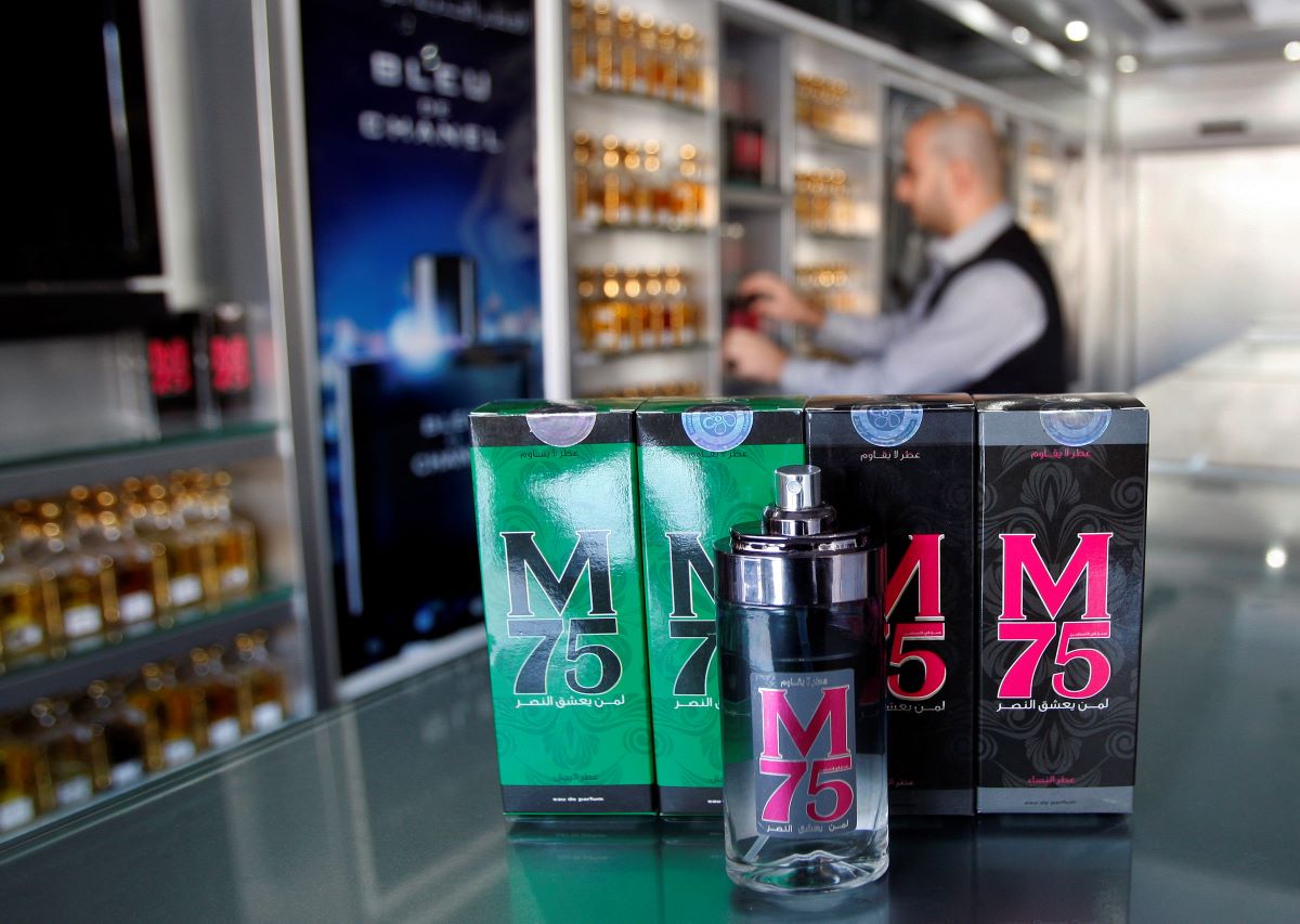 العطور المركبة في مصر... روائح أنعشتها الأزمة الاقتصادية