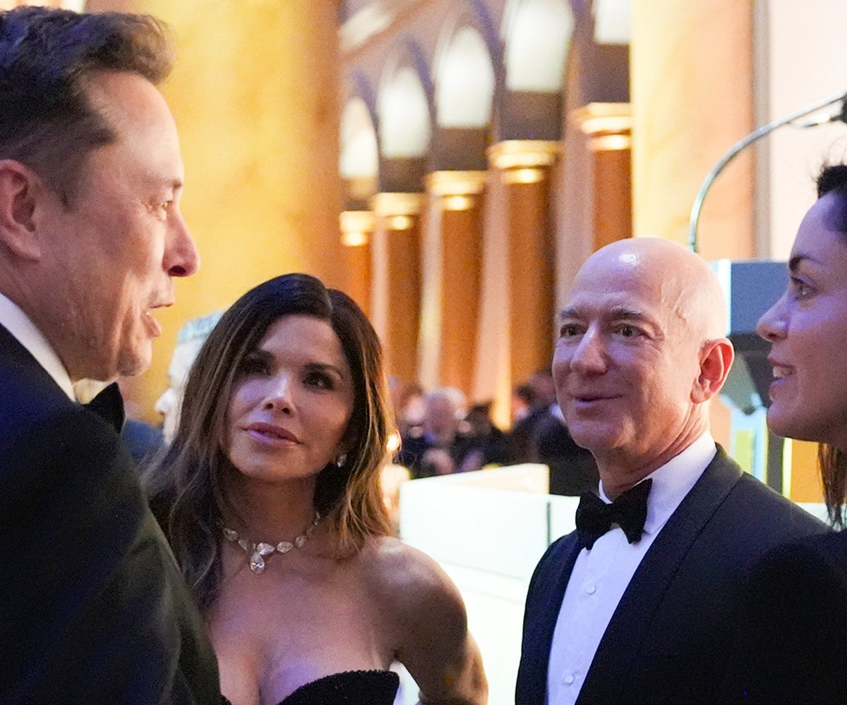 Bezos and Elon Musk.jpg