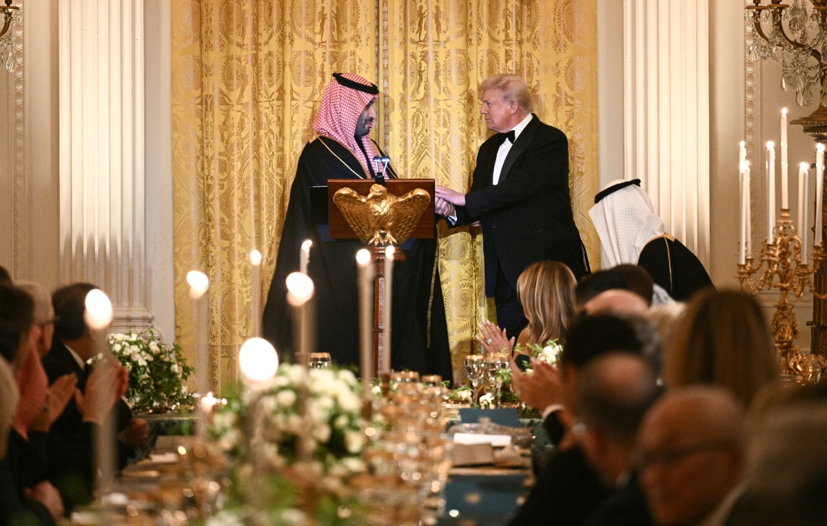 AFP__20251119__84FQ2QT__v1__MidRes__SaudiCrownPrinceMeetsTrump.jpg