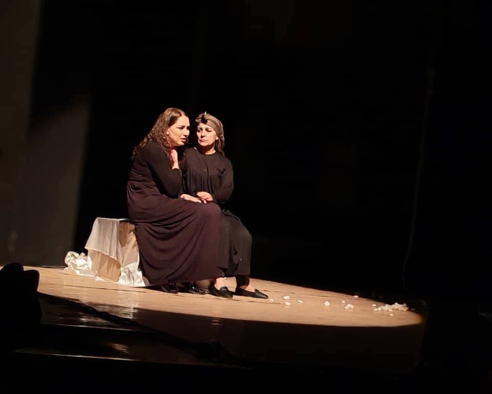 thumbnail_رغداء جديد ووفاء غزال في مشهد من طقوس الأبيض.jpg