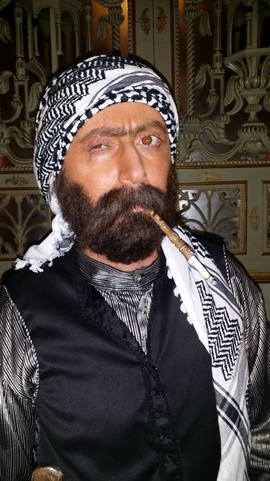 thumbnail_الممثل مصطفى الخاني في شخصية الواوي في مسلسل باب الحارة.jpg