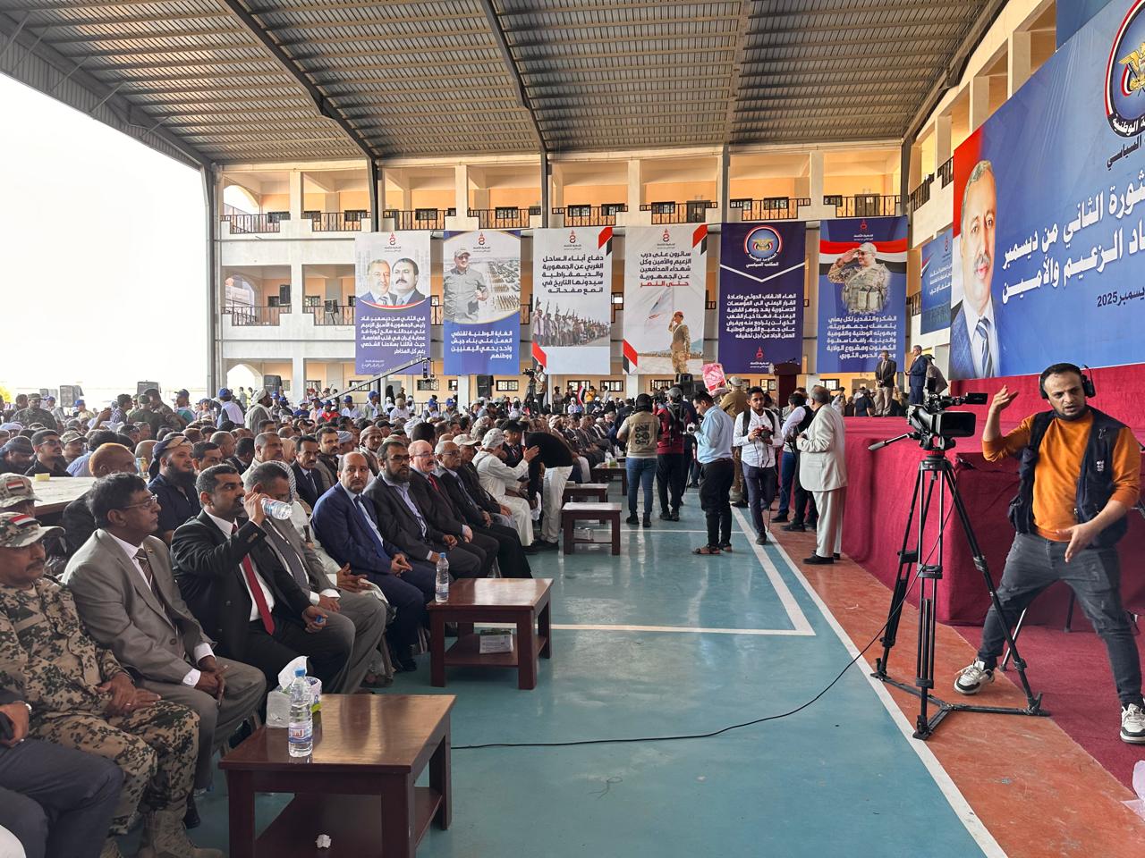 اليمنيون يحتلفون بذكرى "الانتفاضة" ضد الجماعة الحوثية (اندبندنت عربية)