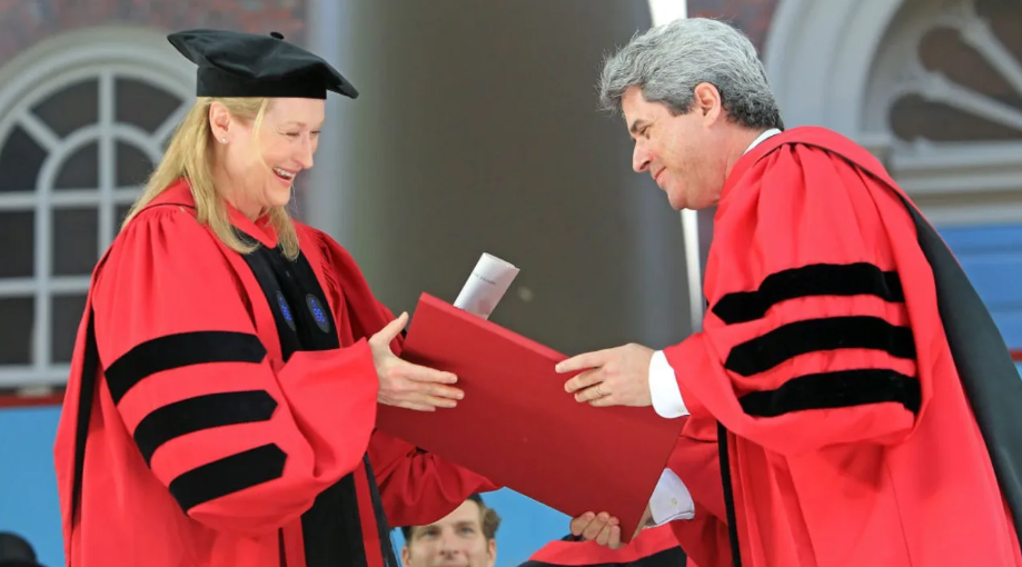 دكتوراه فخرية (غيتي).png