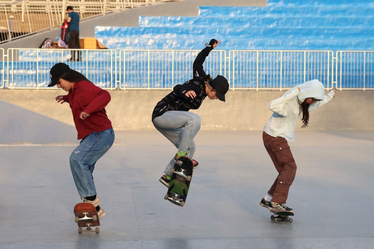 AFP__20251020__79EU49B__v1__HighRes__IranLeisureSkateboarding.jpg