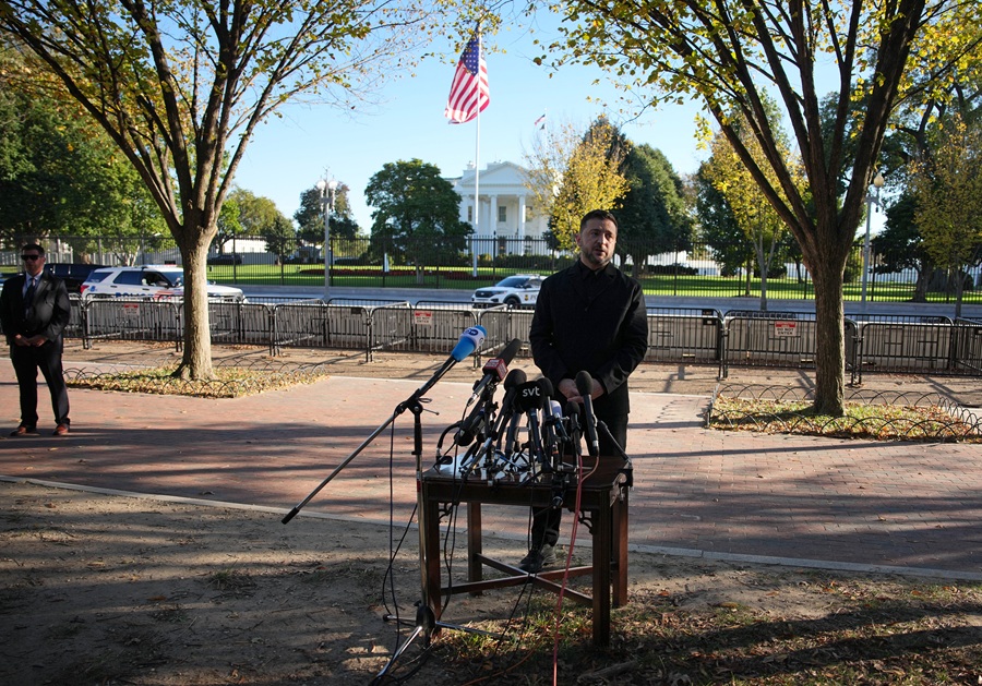AFP__20251017__2241688792__v3__HighRes__UkrainianPresdientZelenskyHoldsNewsConferenc.jpg
