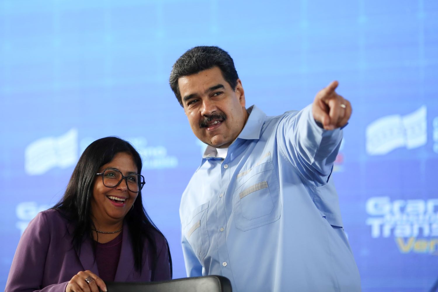 Delcy Rodriguez Nicolas Maduro.jpg