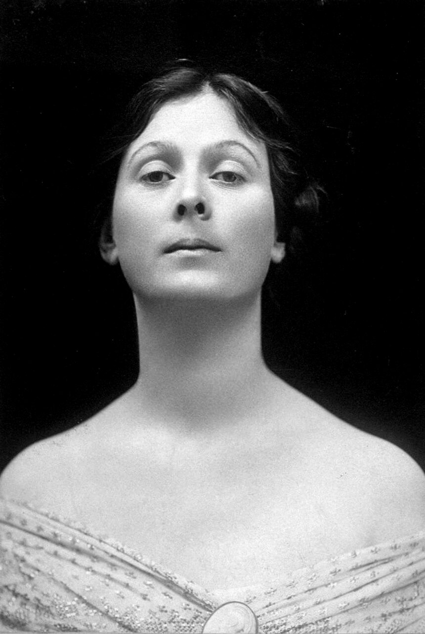Isadora_Duncan_portrait_cropped.jpg