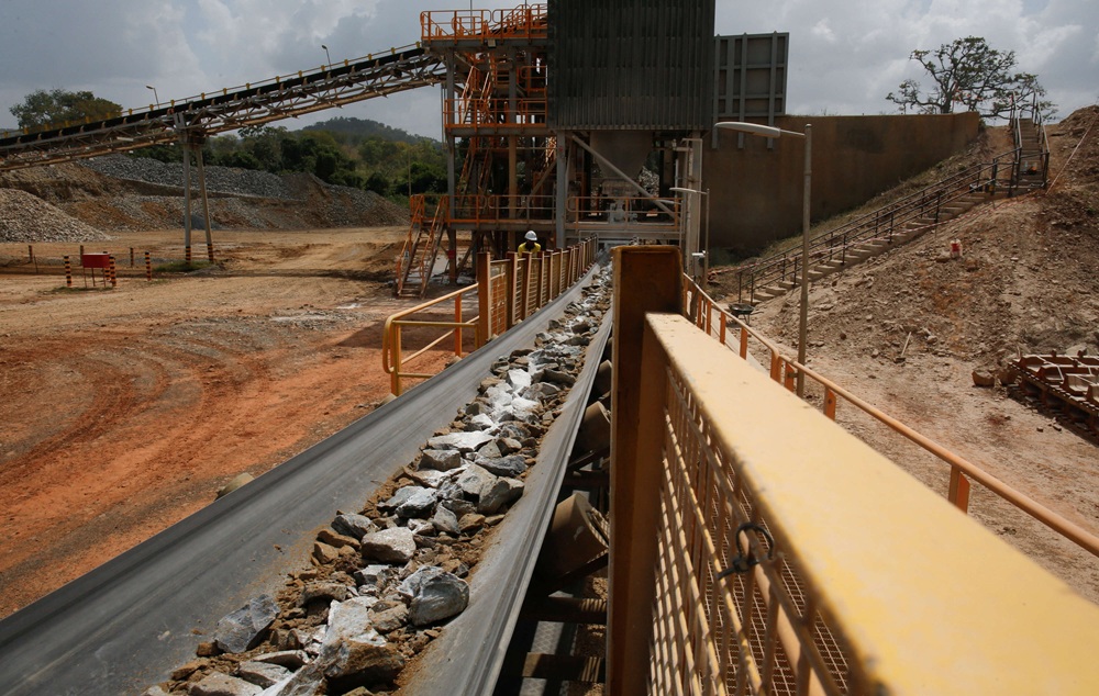 أبرمت الصين صفقات ضخمة مع مالي وساحل العاج وإثيوبيا لاستخراج الذهب الصورة من رويترز.jpg