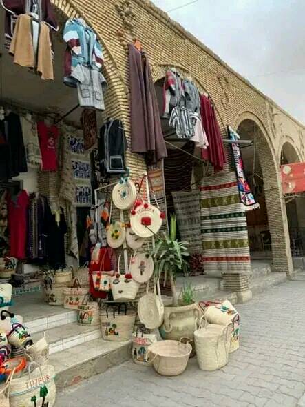 بنايات تونس الأليفة تقهرها أشجار الأسمنت 