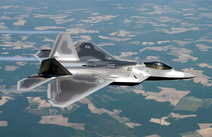 1280px-Lockheed_Martin_F-22.jpg