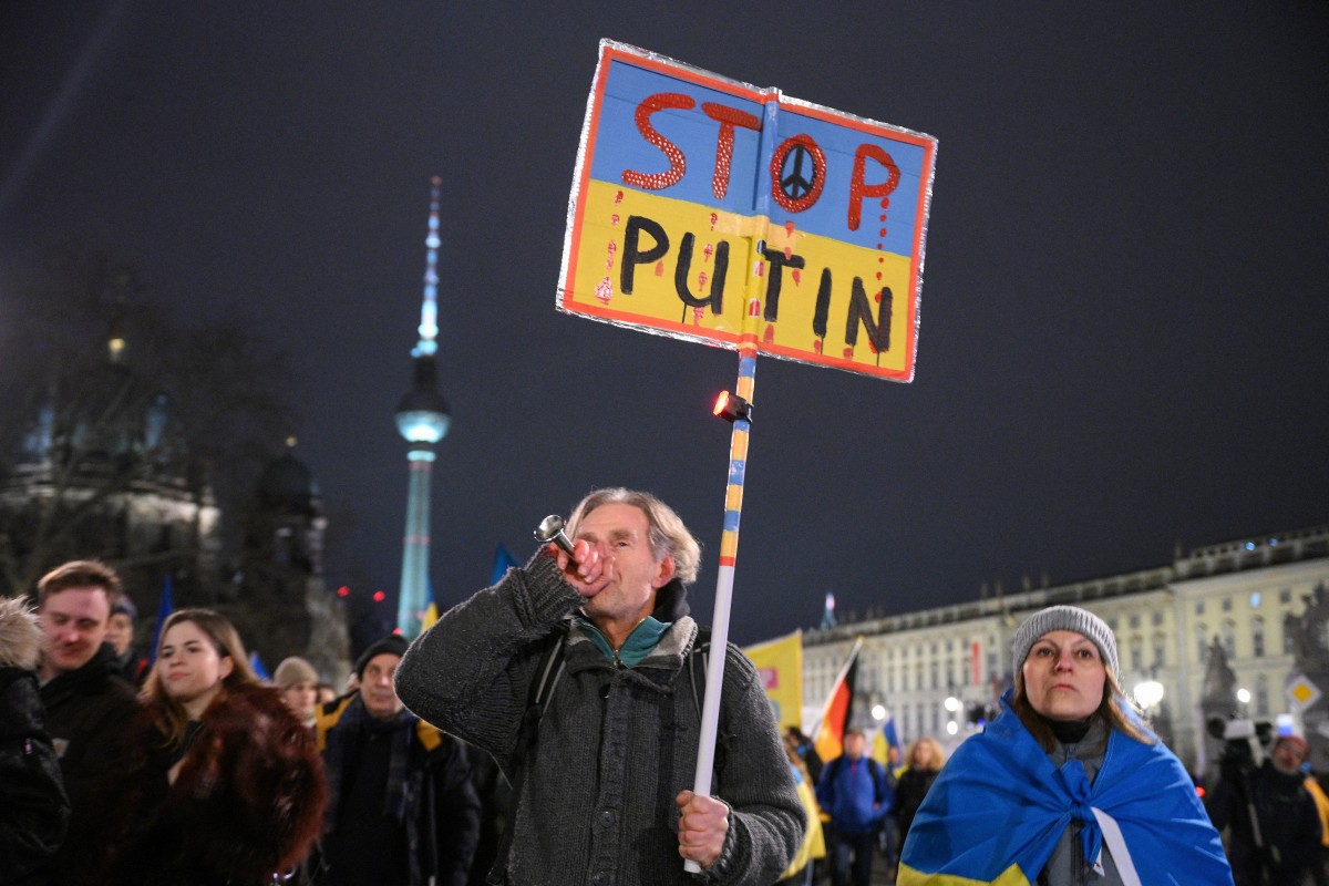 AFP__20260224__98TH96X__v1__MidRes__GermanyUkraineRussiaConflictProtest.jpg