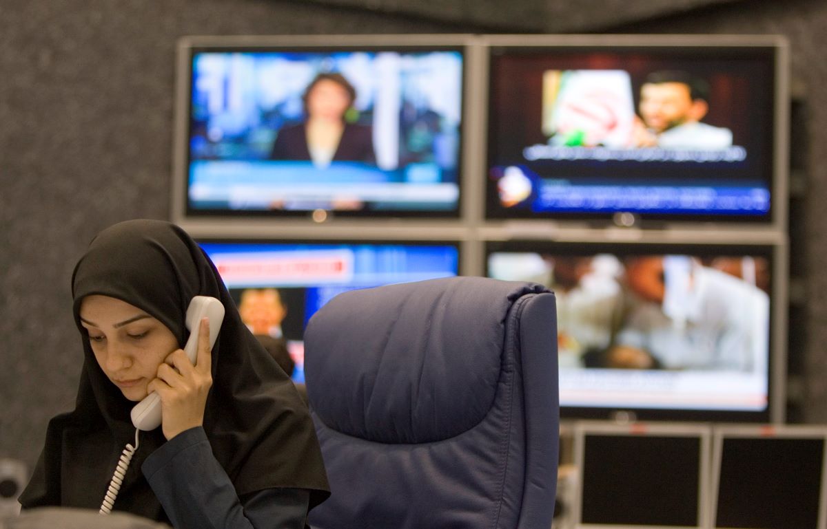 2007-07-09T120000Z_1704921918_GM1DVQXIIAAA_RTRMADP_3_IRAN-TV.JPG