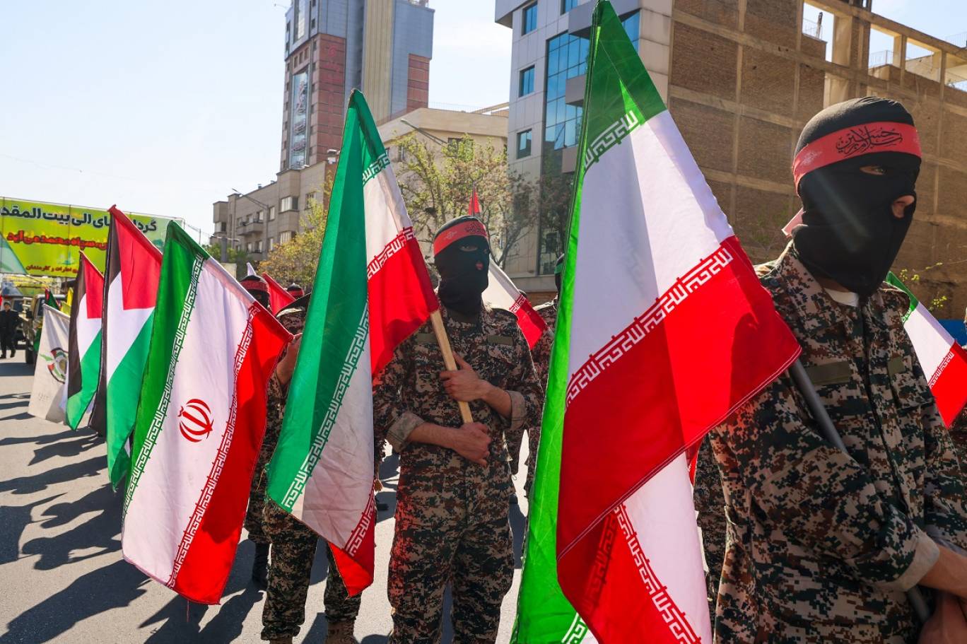 أجهز الحرس الثوري على ما تبقى من إرث المؤسسة الدينية التقليدية مستغلاً الفراغ القيادي والسياسي (أ ف ب)