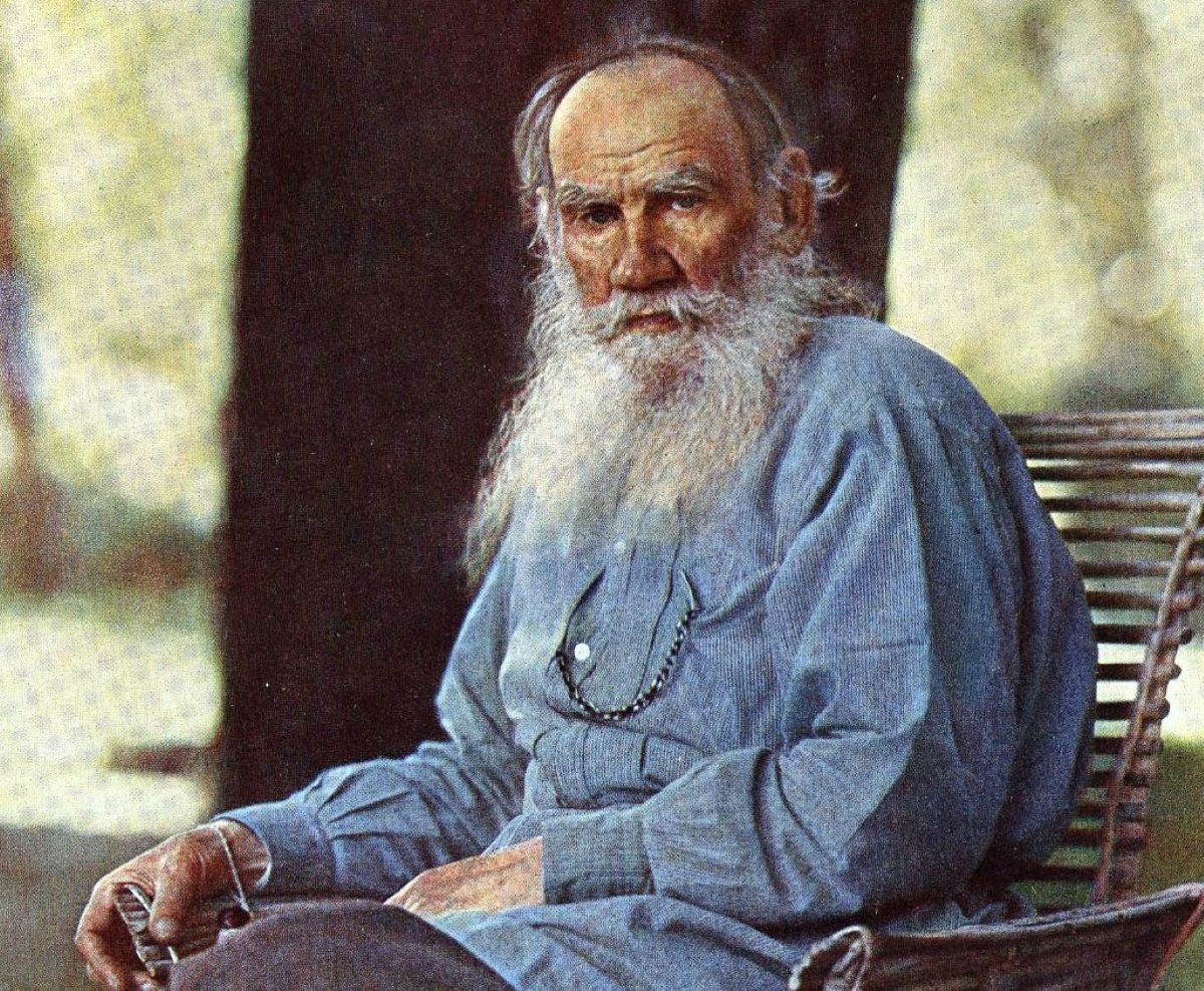 Leo_Tolstoy_1908_Portrait.jpg