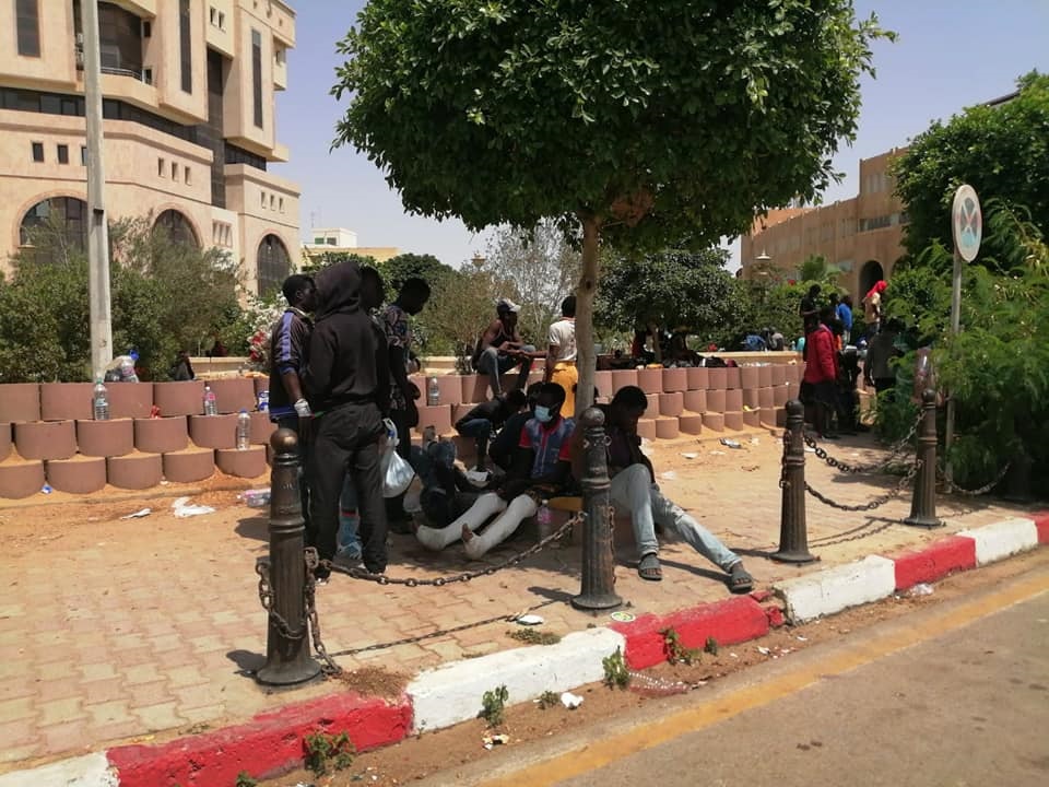 إعلان جدلي في تونس... حرية الإبداع أم مخاوف التوطين ؟