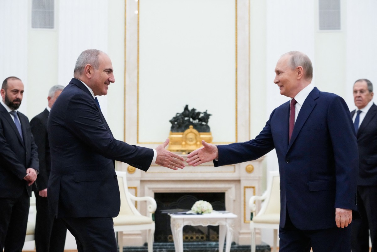 AFP__20260401__A6GF89E__v1__MidRes__RussiaArmeniaDiplomacy.jpg
