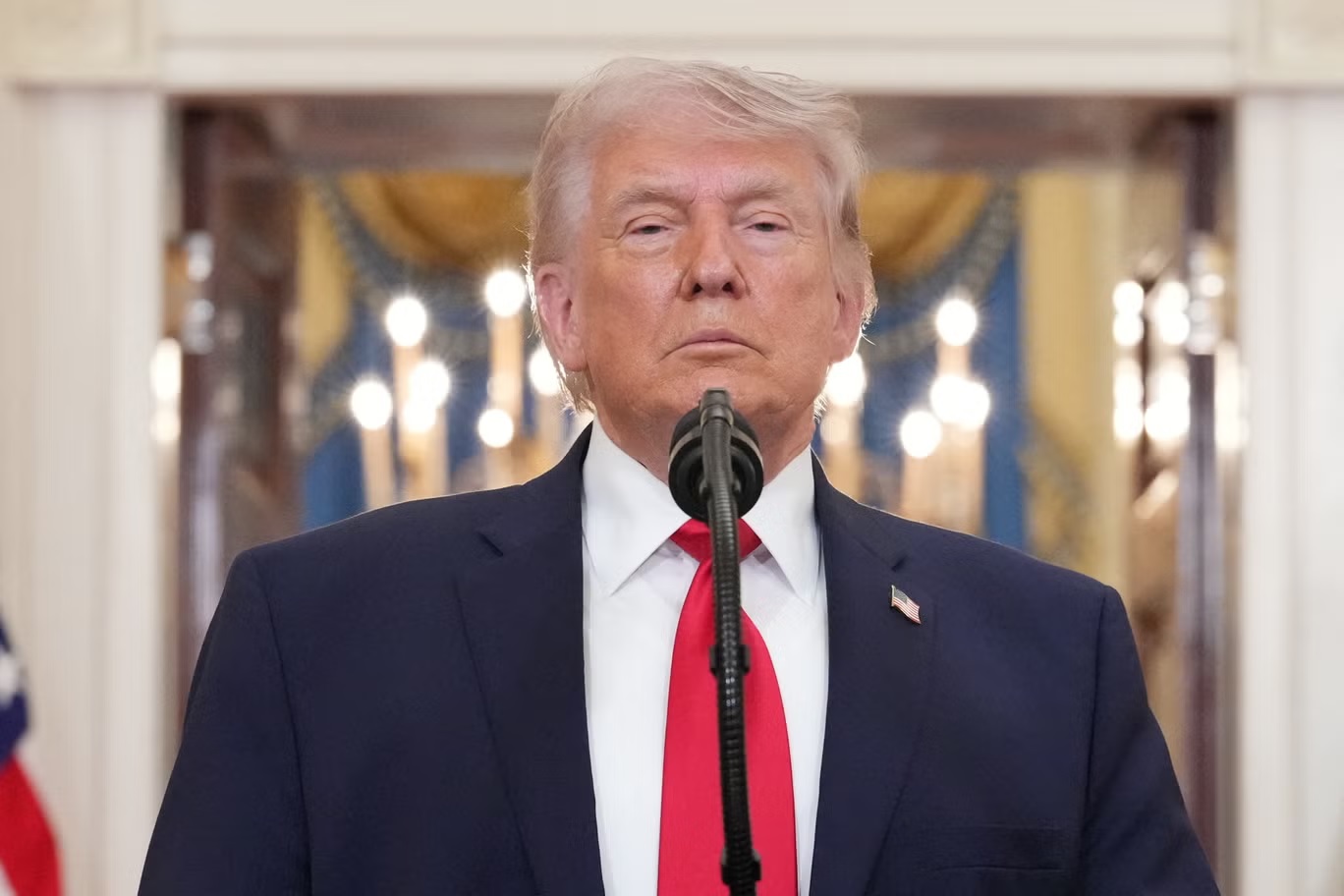 شن دونالد ترمب الحرب على إيران في نهاية فبراير الماضي فيما تتراجع أهمية أوكرانيا في أجندته (أ ف ب عبر غيتي)