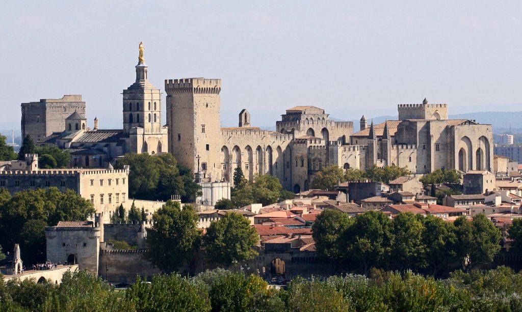 Avignon,_Palais_des_Papes.jpg