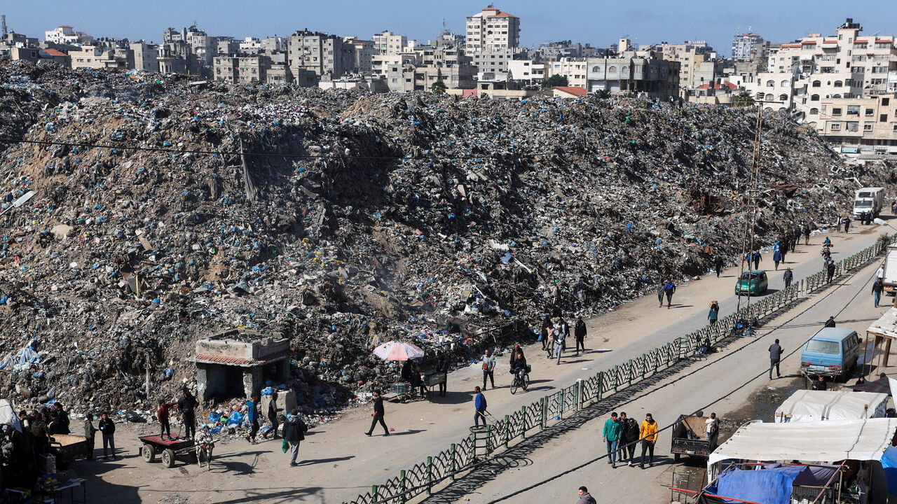 Garbage in Gaza reuters.JPG