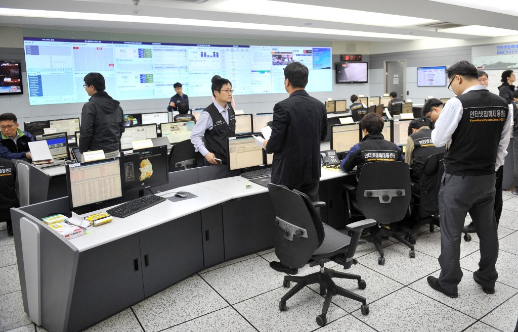 AFP__20130320__Hkg8400148__v1001__MidRes__SkoreaNkoreaItSecurity.jpg