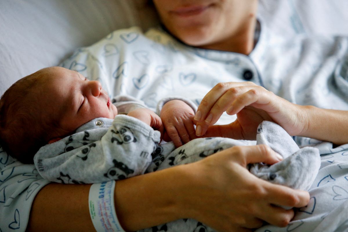 2022-11-14T191551Z_1811746851_RC2QLX9TW9NP_RTRMADP_3_WORLD-POPULATION-ITALY-MATERNITY.JPG