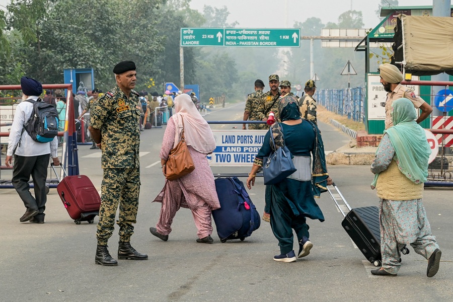 AFP__20251104__82WY6Q6__v2__HighRes__IndiaPakistanDiplomacyReligionSikhism.jpg