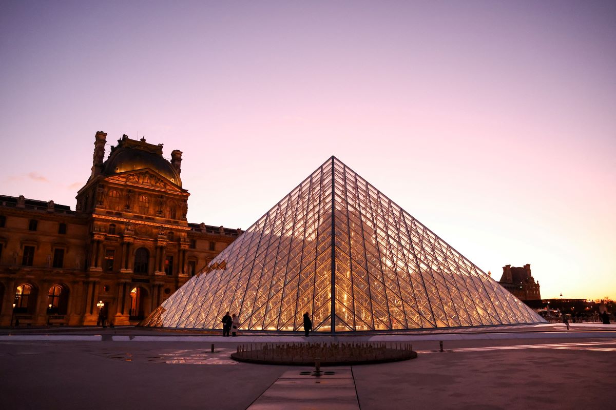 2025-11-17T173000Z_1079616471_RC2GYHAGNHT6_RTRMADP_3_FRANCE-LOUVRE.JPG