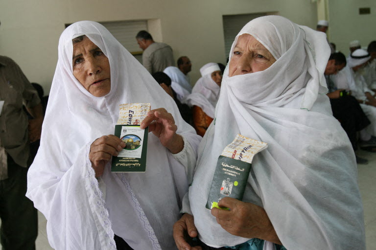 AFP__20080920__Nic293657__v1__MidRes__MideastConflictGazaEgyptCrossing.jpg