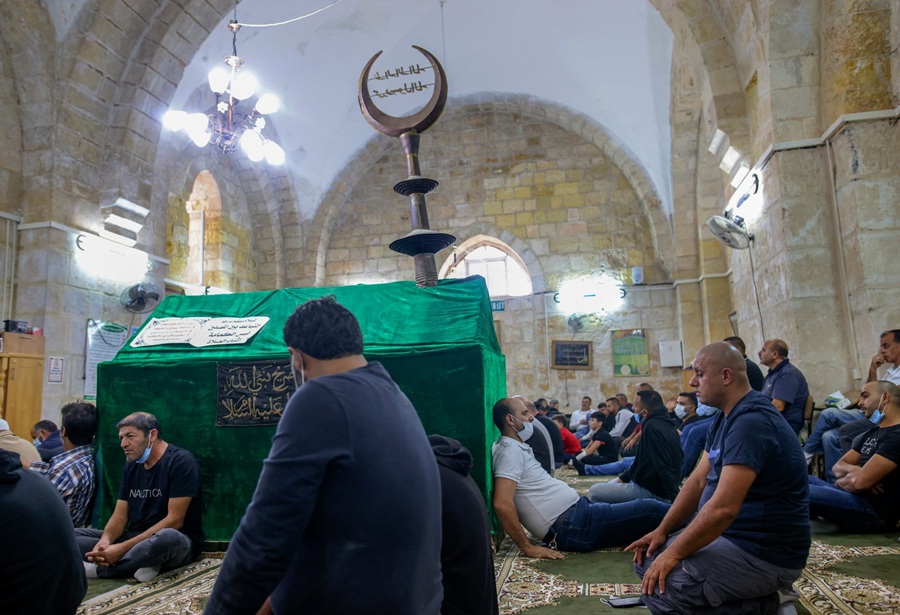 nebi-samuel-shrine-muslim-prayer-palestine-west-bank-afp.jpg