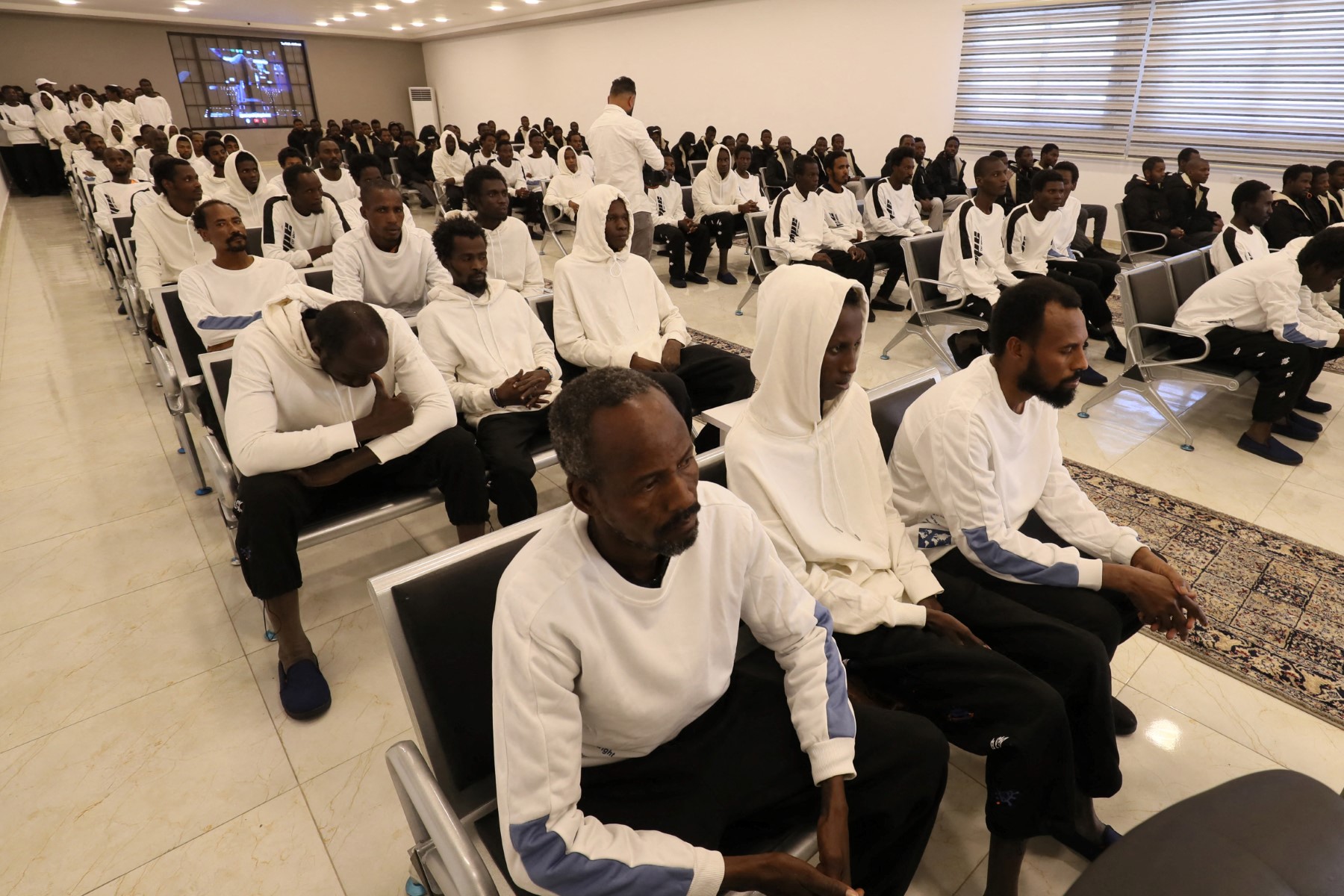 احتقان شعبي يحيط بمساعي ليبيا لتوطين المهاجرين
