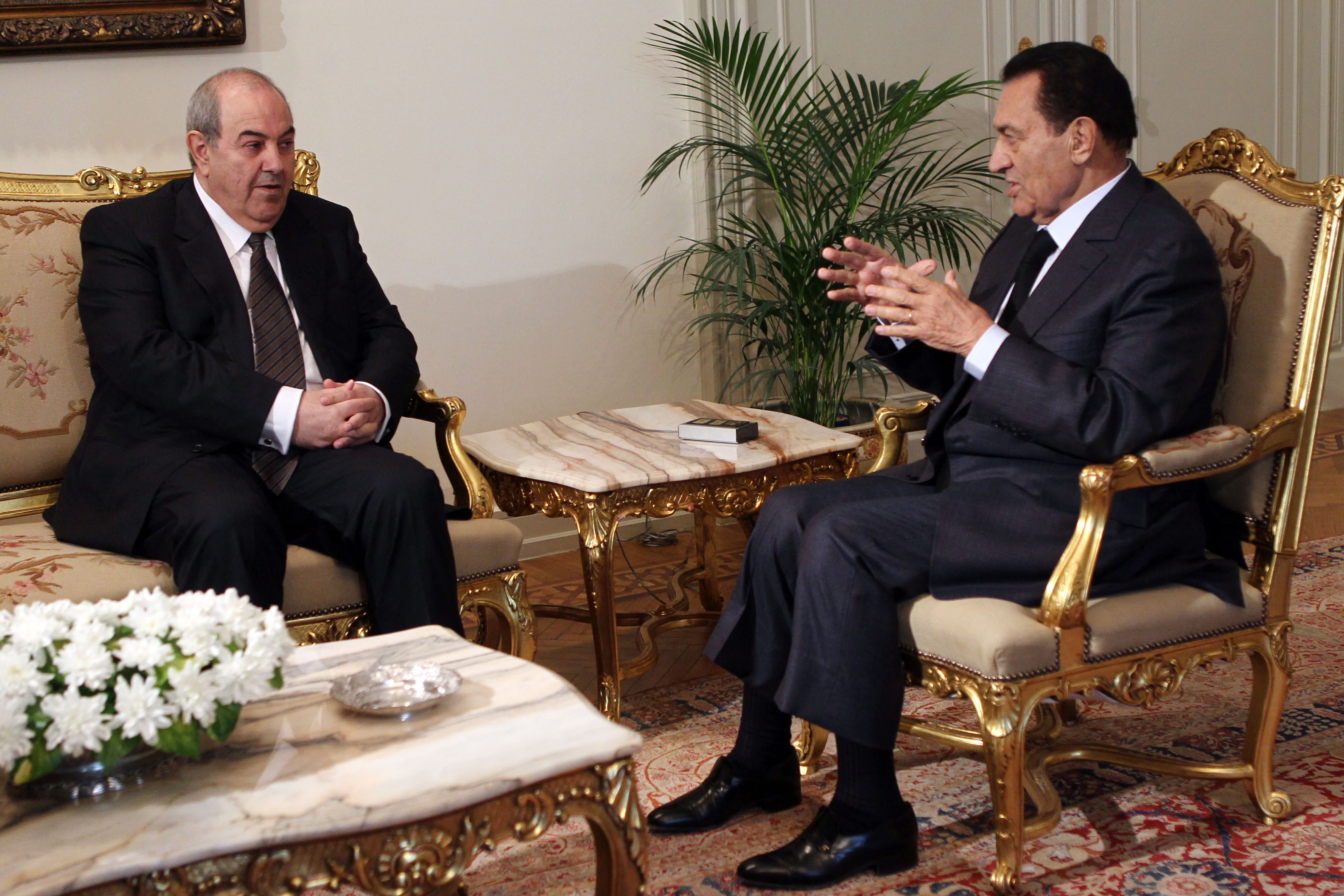 AFP__20101005__Nic494441__v1__HighRes__EgyptIraqDiplomacyAllawiMubarak.jpg