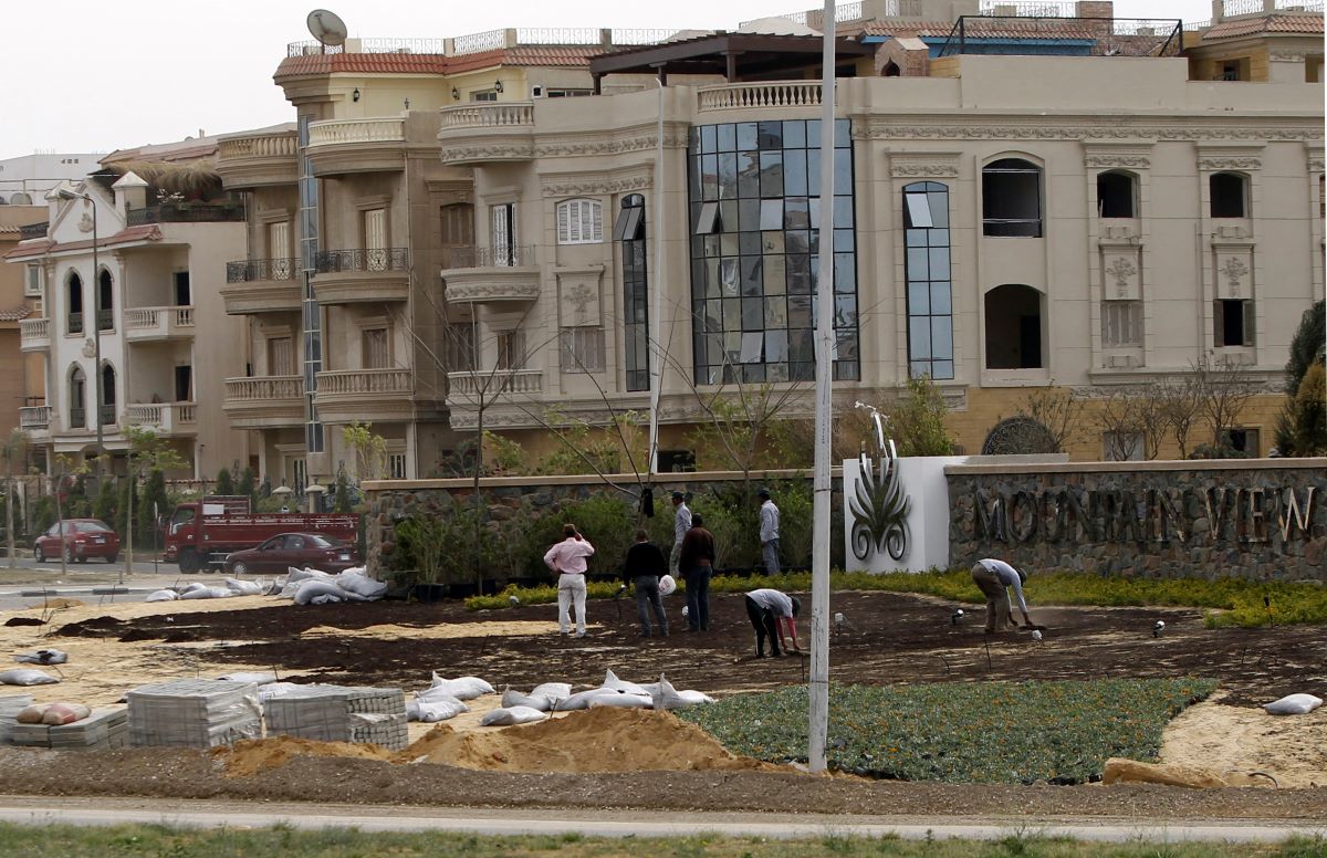 2013-04-03T120000Z_143131512_GM1E9431MW501_RTRMADP_3_EGYPT-HOUSING.JPG