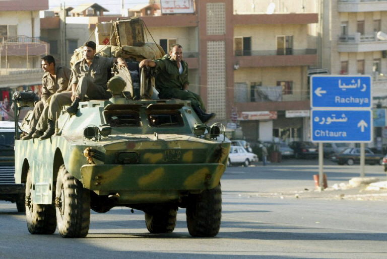 AFP__20040921__NIC2004092119540__v1__MidRes__LebanonSyriaTroops.jpg