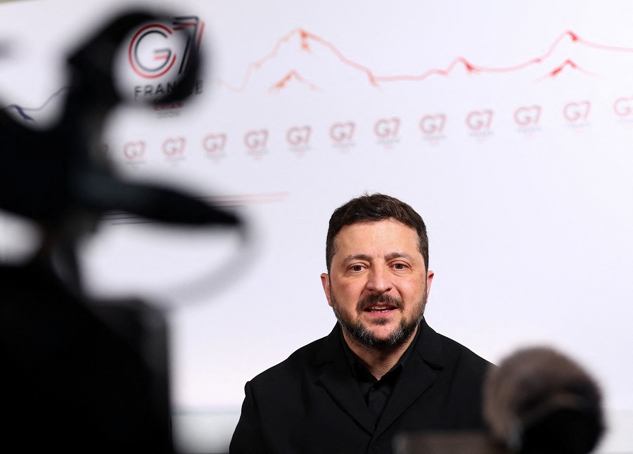 الرئيس الأوكراني خلال مقابلة عبر الفيديو مع رويترز خلال قمة مجموعة السبع (رويترز)