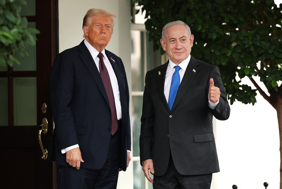 AFP__20250929__2238074470__v3__HighRes__IsraelSBenjaminNetanyahuMeetsWithTrumpAtTheW.jpg