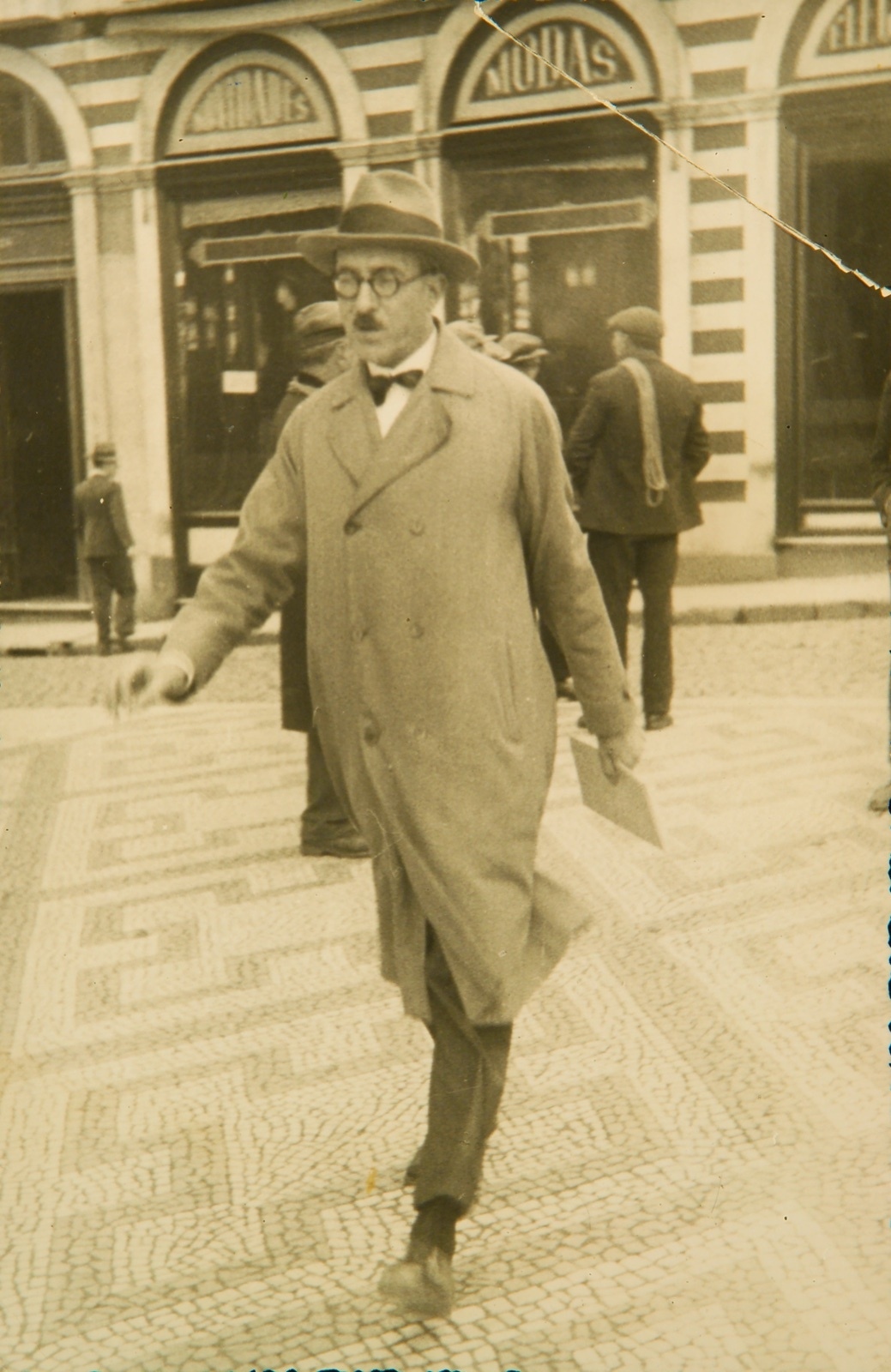 25_-_Fernando_Pessoa_na_Baixa_C.jpg