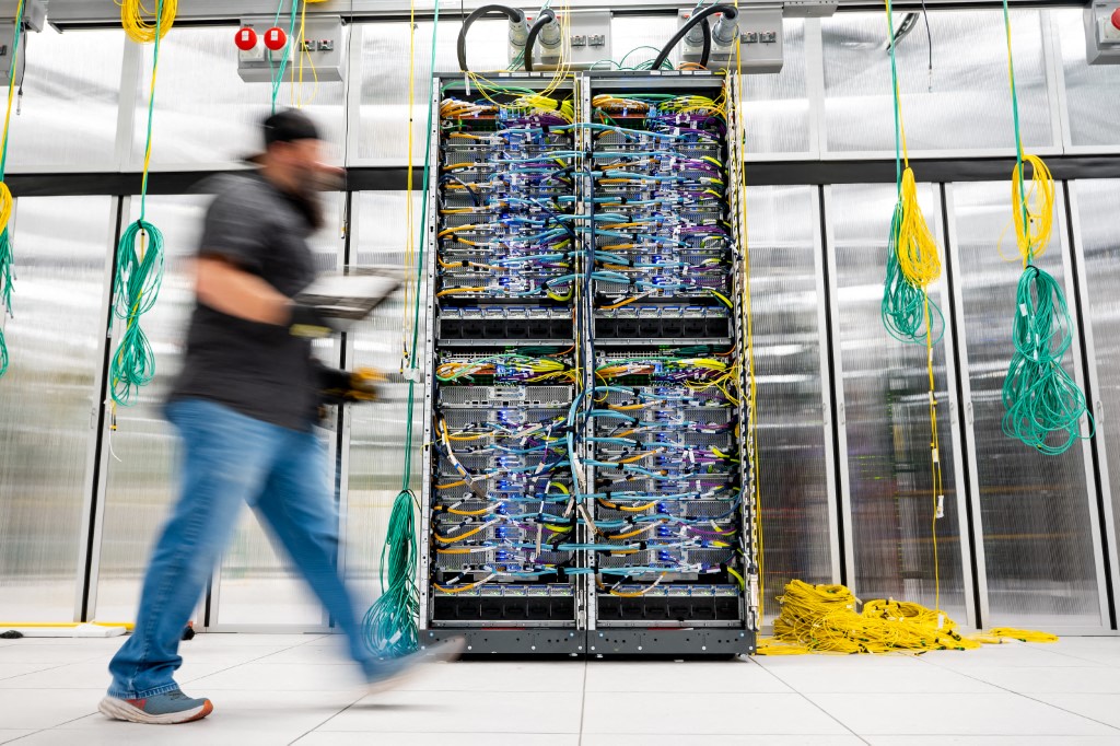 AFP__20251202__2249021710__v1__MidRes__AwsDataCenter.jpg
