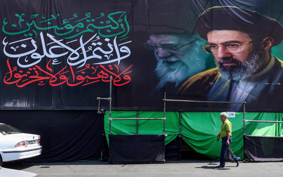 AFP__20260630__B8RR2FE__v1__MidRes__IranUsIsraelWarKhameneiFuneral.jpg