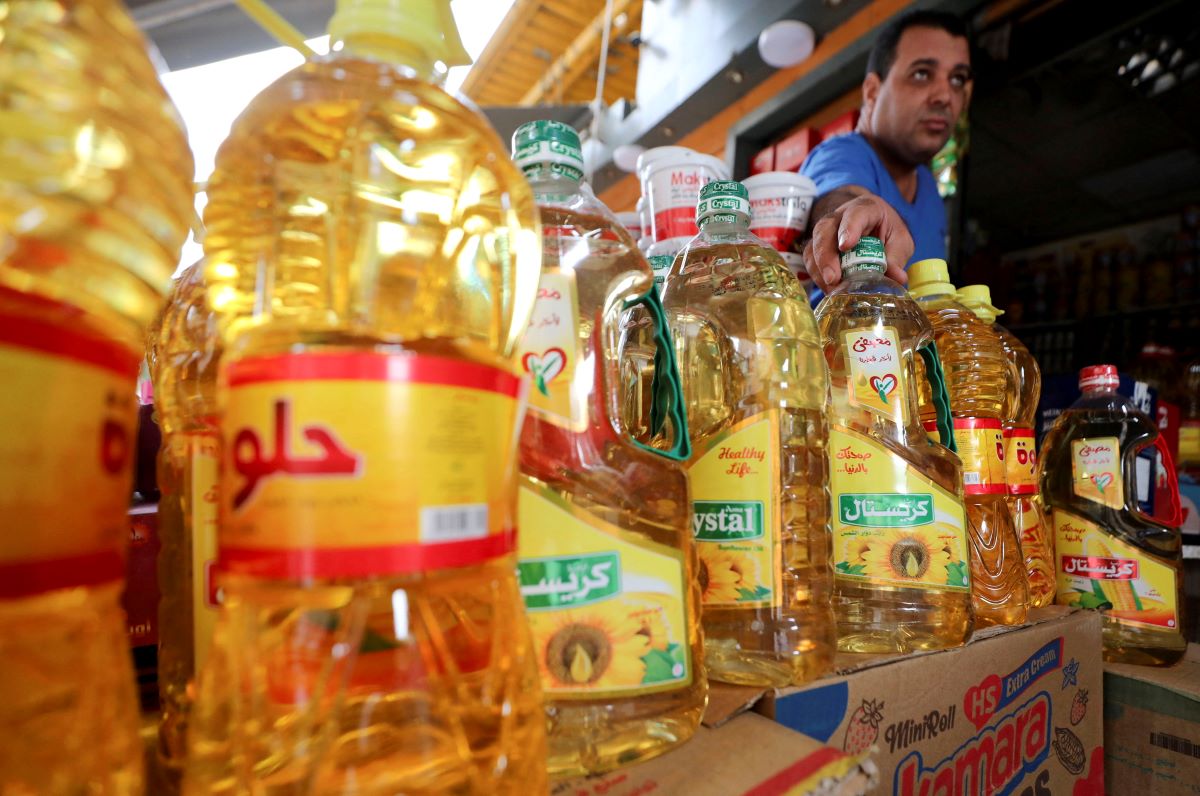 2023-10-09T145043Z_1263448009_RC2YO3ALRNCQ_RTRMADP_3_EGYPT-ECONOMY-INFLATION.JPG