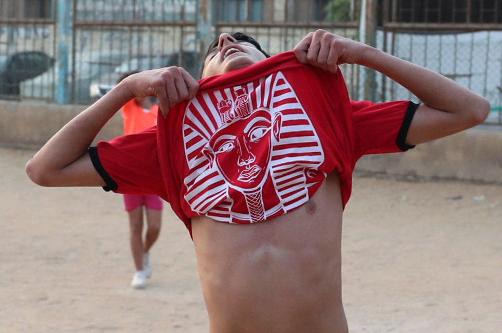 2018-06-11T091030Z_11614498_RC1E58F9FBE0_RTRMADP_3_SOCCER-WORLDCUP-STREETGOALS.JPG