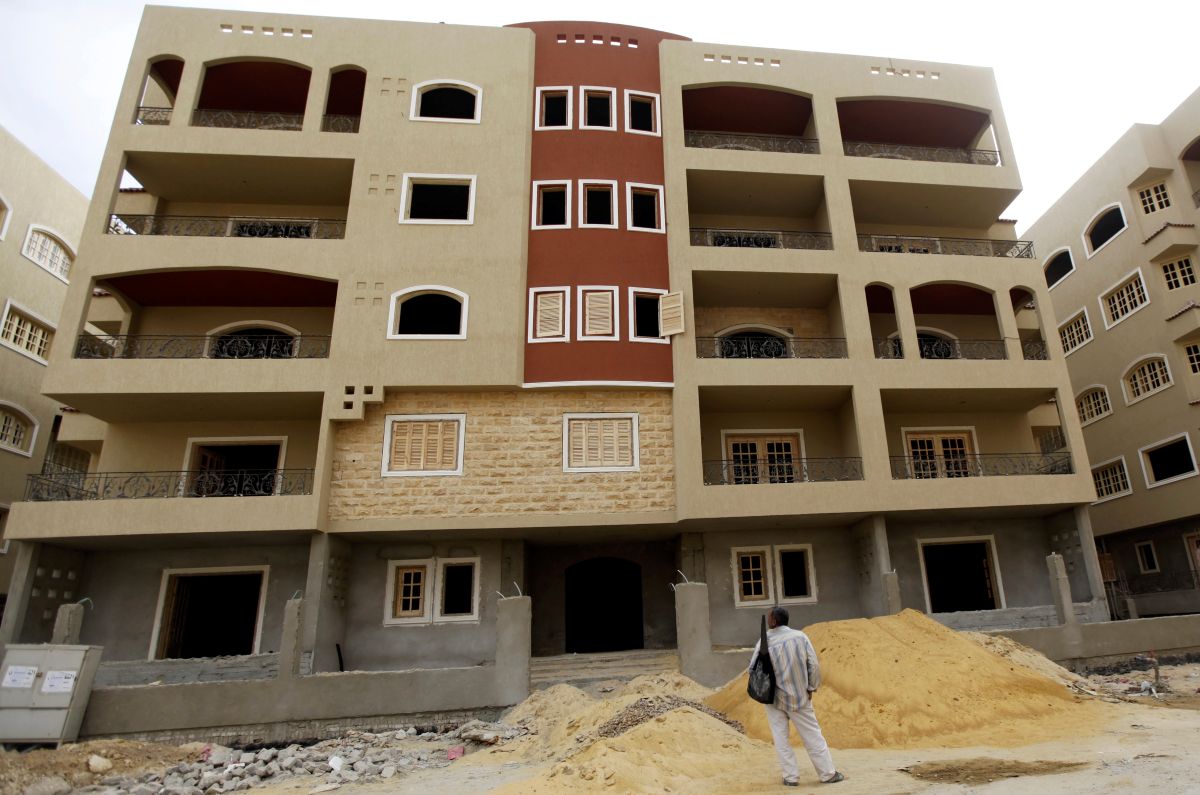 2013-04-03T120000Z_1519336538_GM1E9431LPF01_RTRMADP_3_EGYPT-HOUSING.JPG