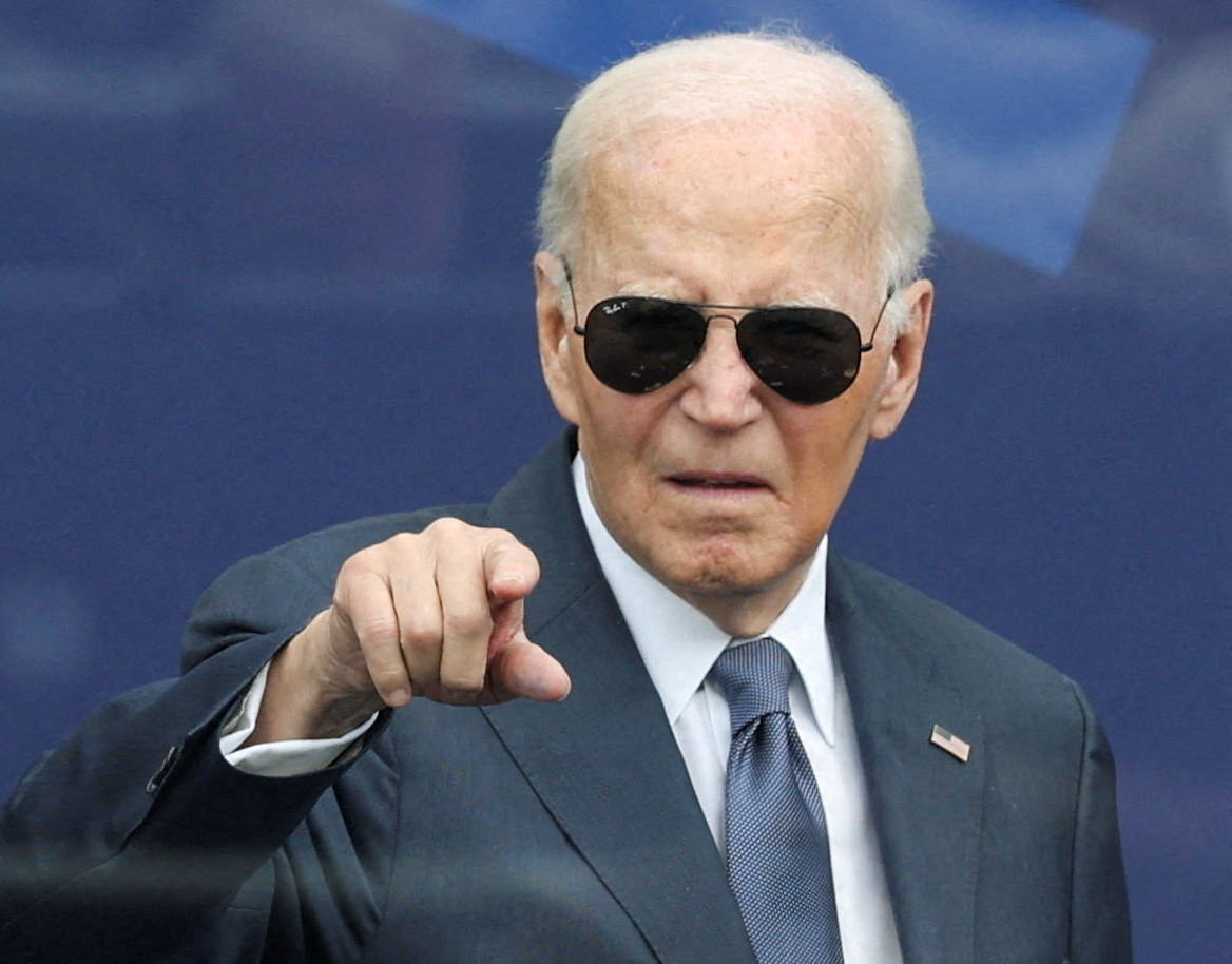 2026-06-18T210714Z_454094497_RC2FWLA3MWR2_RTRMADP_3_USA-OBAMA.JPG