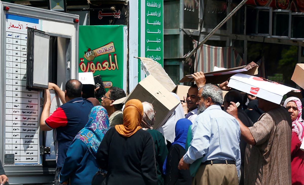 2017-05-10T120000Z_507912387_RC11E00BFB40_RTRMADP_3_EGYPT-ECONOMY-INFLATION.JPG