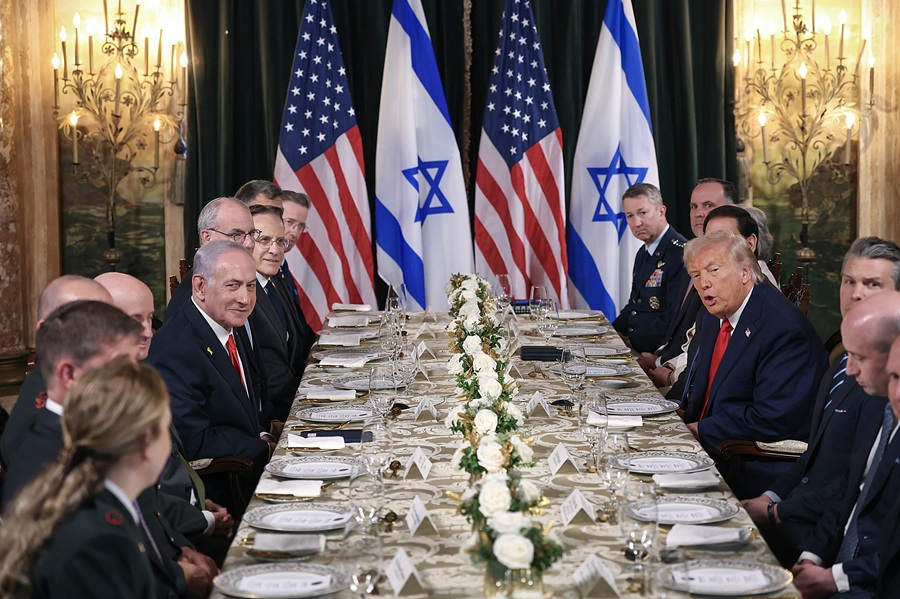 AFP__20251229__2253962515__v2__HighRes__PresidentTrumpMeetsWithIsraeliPmNetanyahuAtH.jpg